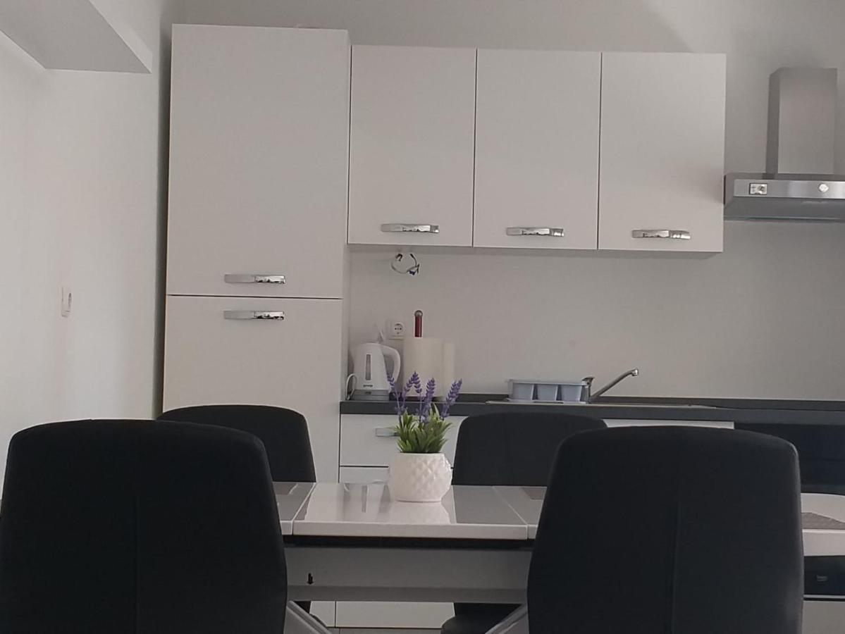 Sunrise Apartment *