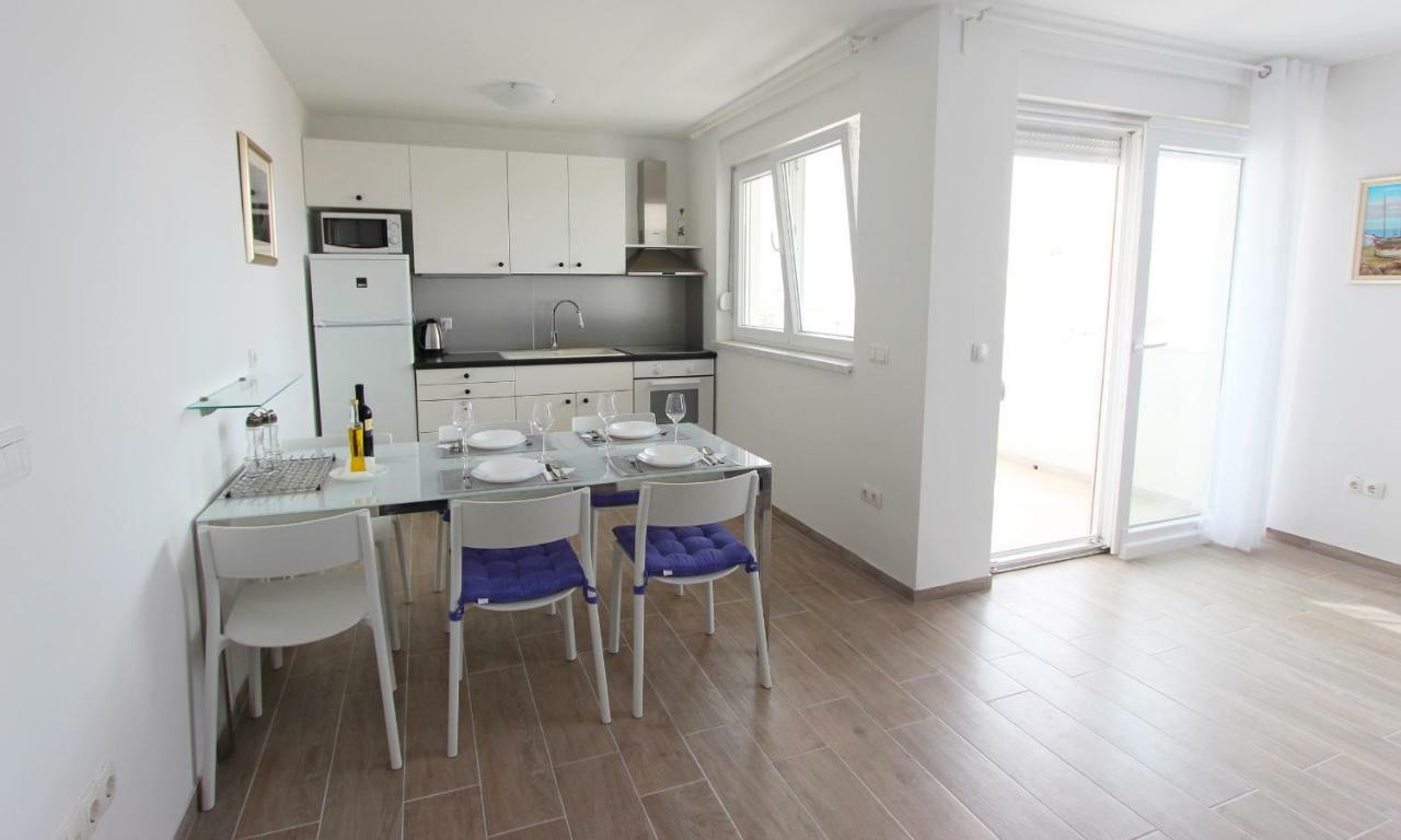 Sunrise Apartment *